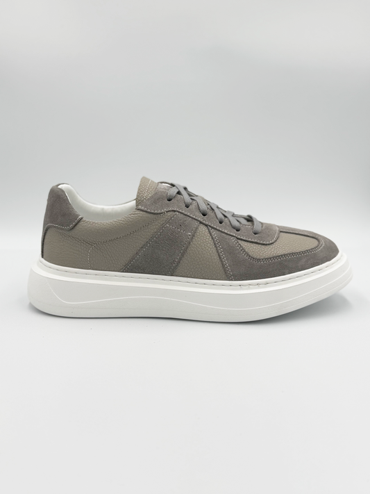 Nova Court Sneaker