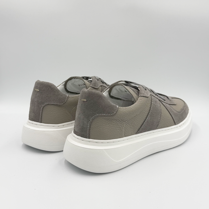 Nova Court Sneaker
