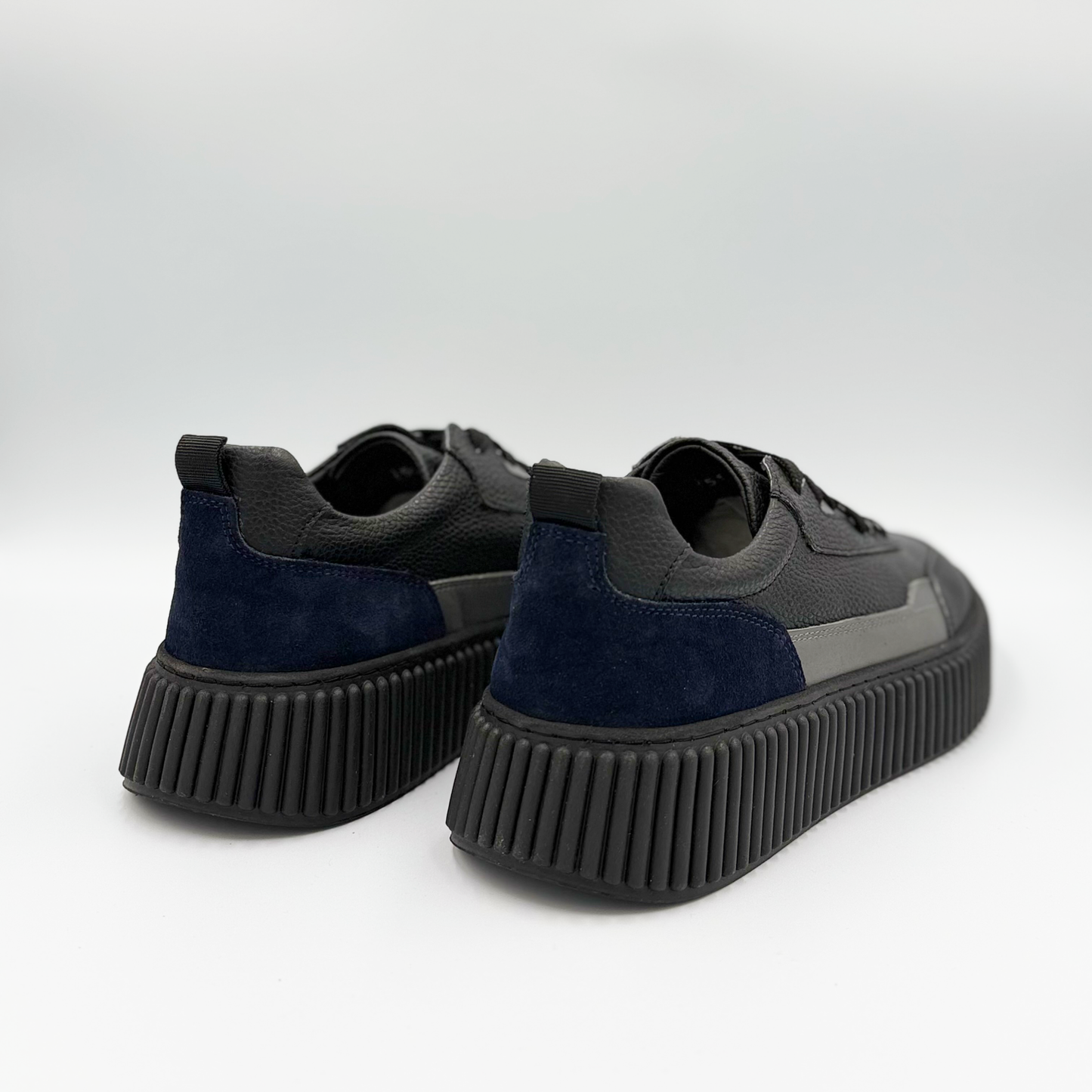 Axis Bold Sneakers